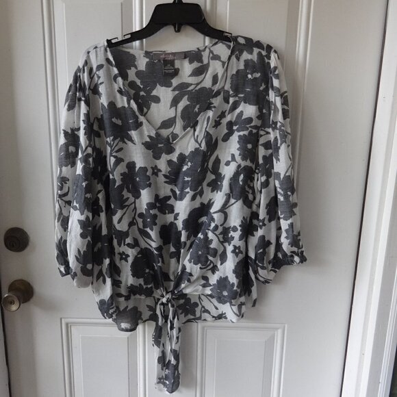 Olivia and Martin  2X ,women's sheer top, front tie, V-neck, blk, and white - Picture 1 of 7